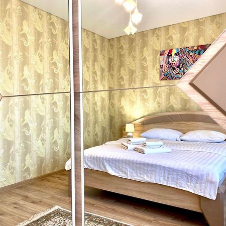 Apartpoltava Новий Будинок, В Самому Центрі 2-Окремі Кімнати, Панорамний Балкон Esterno foto