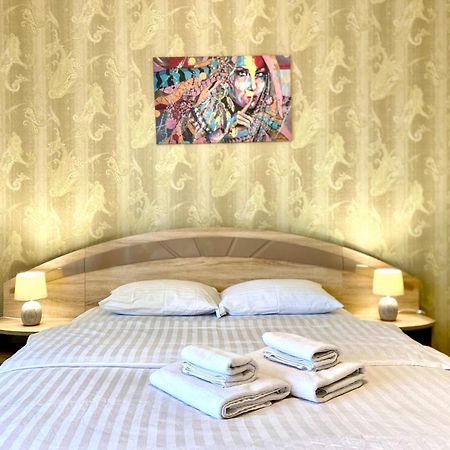 Apartpoltava Новий Будинок, В Самому Центрі 2-Окремі Кімнати, Панорамний Балкон Esterno foto